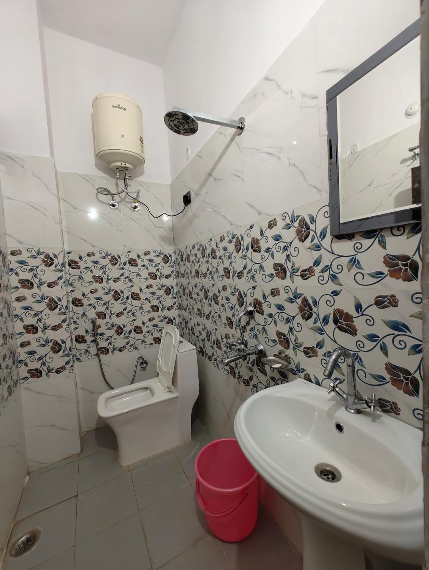 Hotel Abhishek Chamoli Zewnętrze zdjęcie